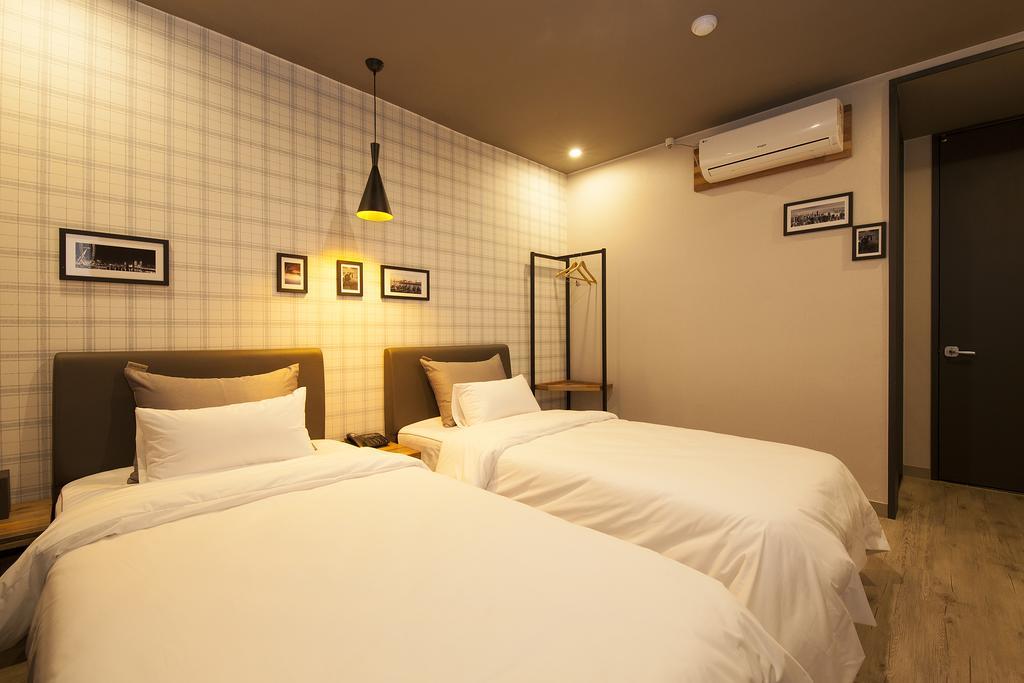 Hotel Gray Changwon Exteriör bild